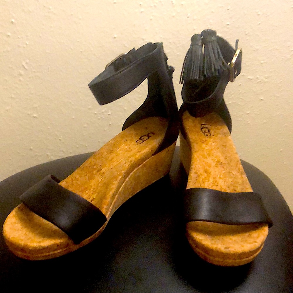 UGG  Zoe Wedge Sandals Black Cork Tassels